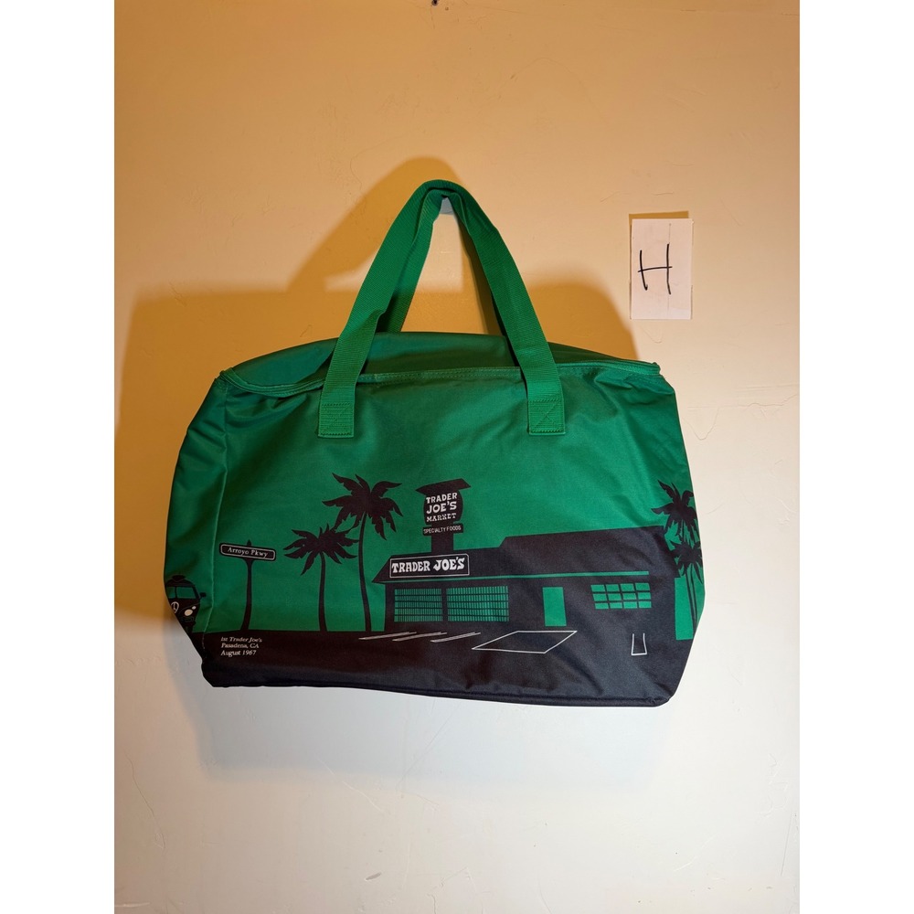 NEW Trader Joe's Cooler Bag Insulated Pasadena 1967 Graphic Green Black Large OS